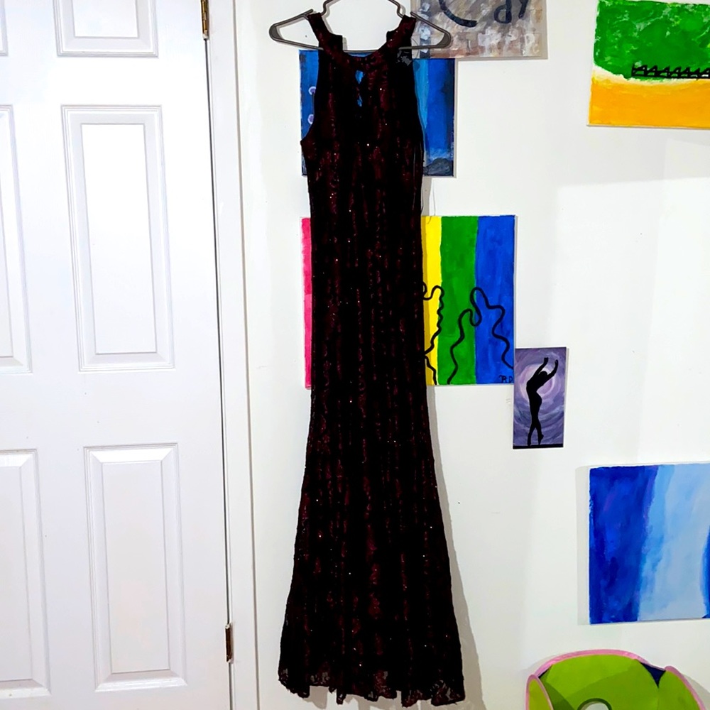 Prom dress. Burgundy, for women. Great for highschool dances. Worn ONCE!💕